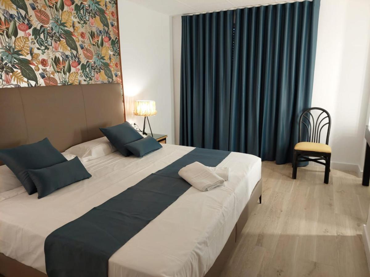 Hostal Garden Rous Paiporta Εξωτερικό φωτογραφία